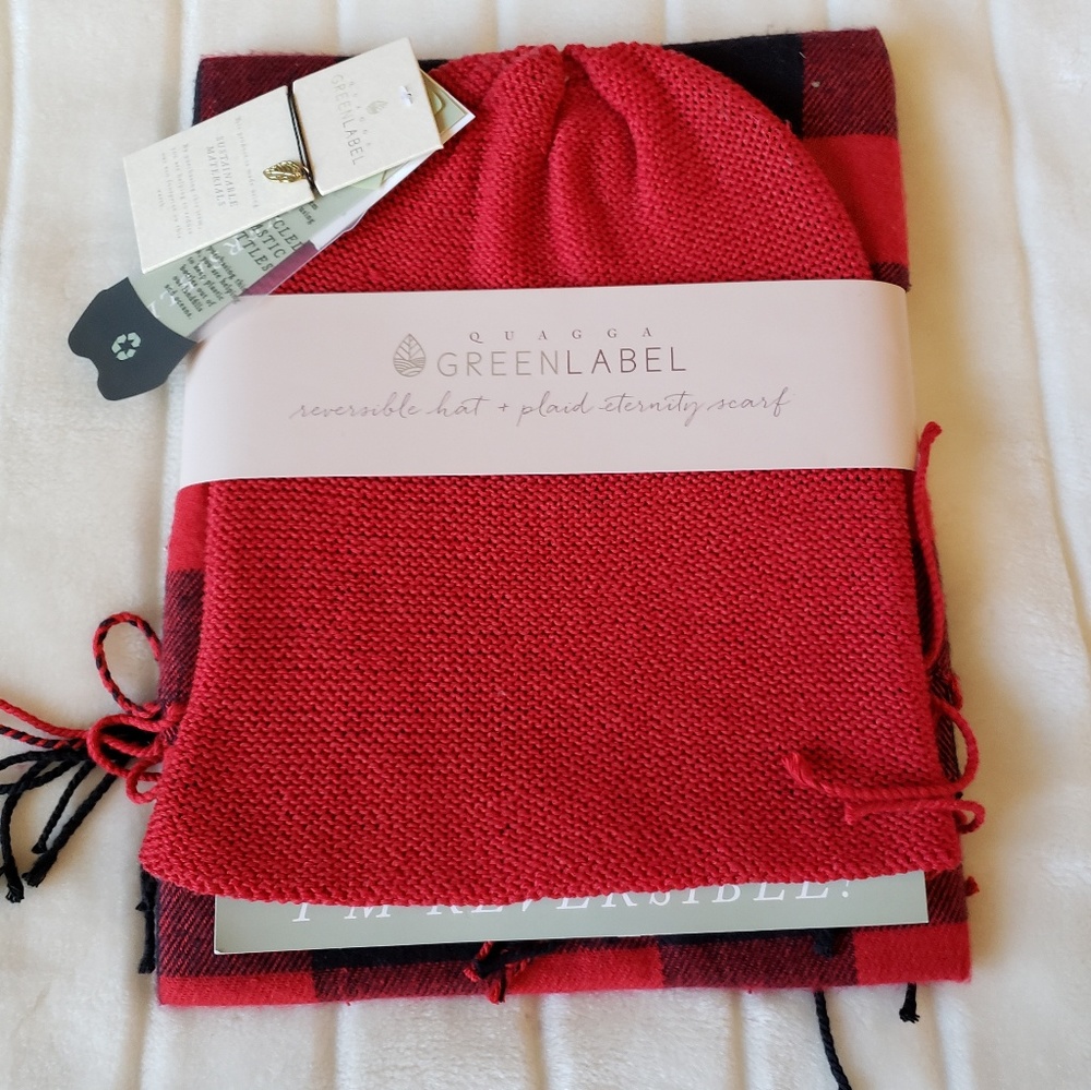 Reversible hat & plaid eternity scarf-NWT